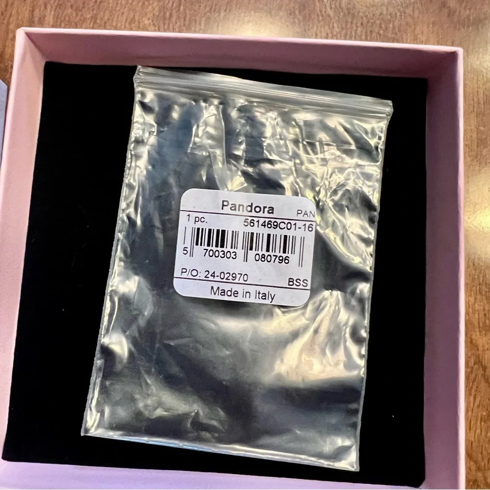 Pandora Sparkling Gold Bracelet Tennis - Picture 3 of 6